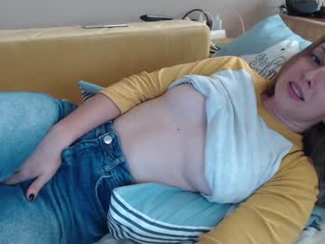 girl cam all day juicy_peach88 image #2549332