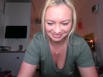 girl cam all day kiradivine image #3340848