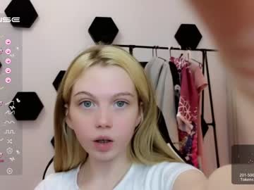 girl cam all day small_blondee image #4338331