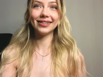girl cam all day rainauge image #7818438