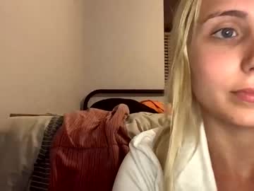 girl cam all day nicole8421 image #2194963