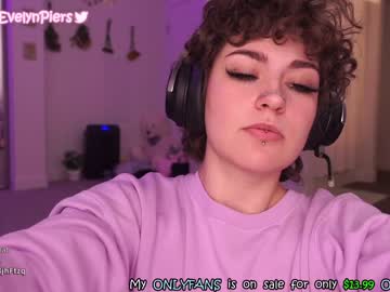 girl cam all day evelynpiers image #2518045