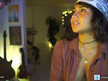 girl cam all day arletnoa image #1410777