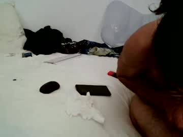 man cam all day pantslesstraveler_plt image #5882427