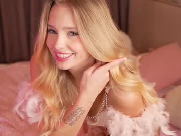 girl cam all day sofa_sunnie image #8349258