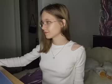 girl cam all day lowress image #8993096