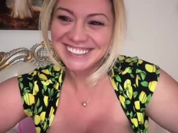 girl cam all day kiradivine image #8356000