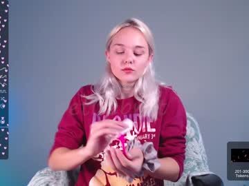 girl cam all day petitebrat image #5243560