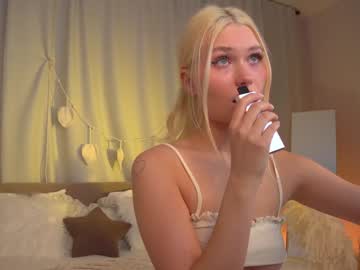 girl cam all day white_godness image #8454095