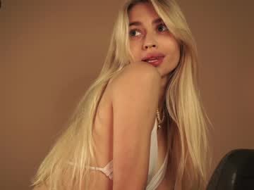 girl cam all day cuteelsa_ image #4902039