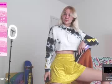 girl cam all day petitebrat image #4455078