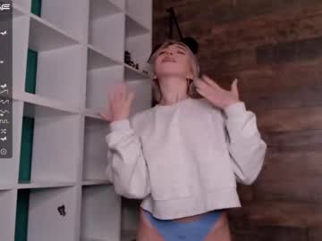 girl cam all day small_blondee image #1573333