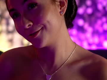girl cam all day littlee33 image #3426350