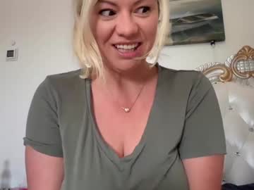 girl cam all day kiradivine image #7189006