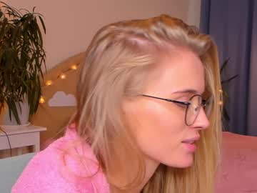 girl cam all day linellali image #2664512