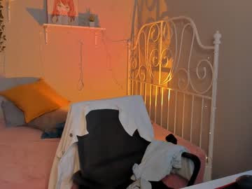 girl cam all day linellali image #2519371