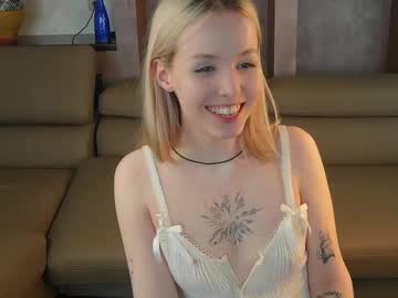 girl cam all day gladyshankins image #9121782