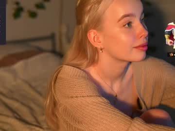 girl cam all day mother__of__dragons image #6115017