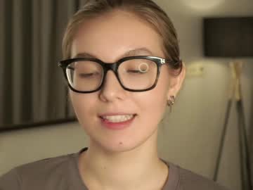girl cam all day gillianelletson image #8423797