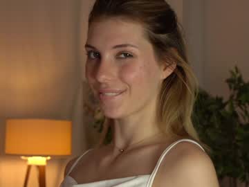 girl cam all day refined_style image #8140588