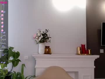 girl cam all day small_blondee image #1839108