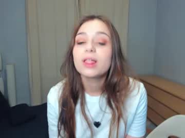 girl cam all day apriijones image #3913658