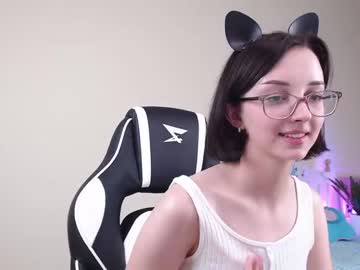 girl cam all day queen_kitty1818 image #2032839