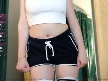girl cam all day small_blondee image #6818527