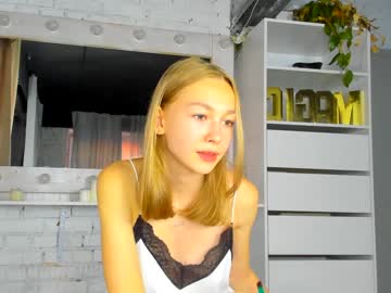girl cam all day blondylilu image #3021655