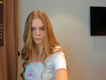 girl cam all day carolynsveronica image #5038694