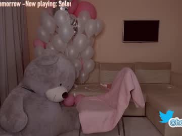 girl cam all day hollyextra image #1323085