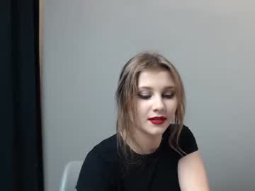 girl cam all day relax_nina image #258080