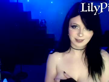 girl cam all day lilypixel image #1123955