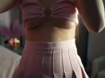 girl cam all day luminaproject image #8333759