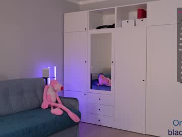 girl cam all day _blackbee_ image #922967
