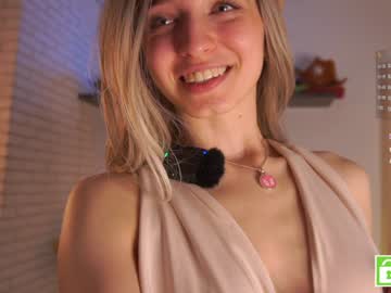 girl cam all day checkmypeach image #9014156