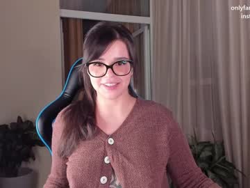 girl cam all day aavee image #2789194