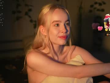 girl cam all day mother__of__dragons image #5674417