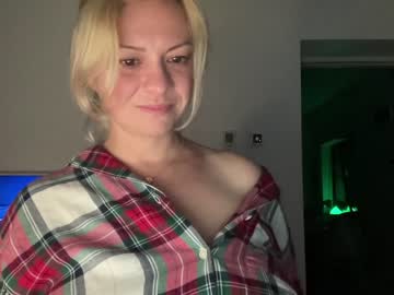 girl cam all day kiradivine image #2787048