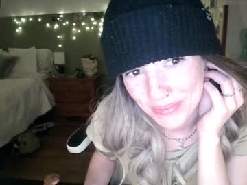 girl cam all day pixelatedprincess image #3987016