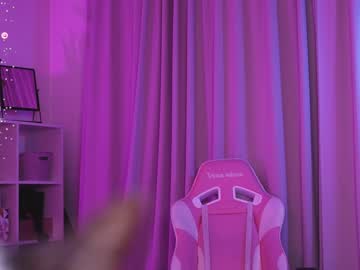 girl cam all day holliwould_ image #6817599