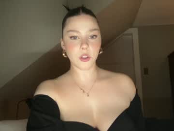 girl cam all day novavangogh image #5734914