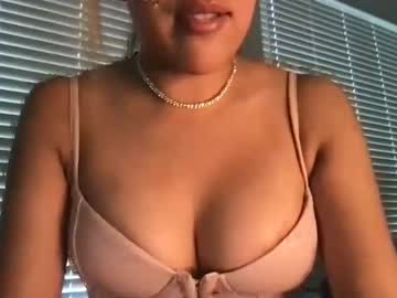 girl cam all day petitebabeexo image #2481589