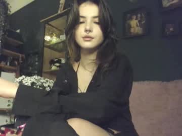 girl cam all day bmwm5f90 image #8711649