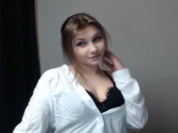 girl cam all day relax_nina image #747927