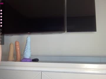 girl cam all day candysfox image #1929419