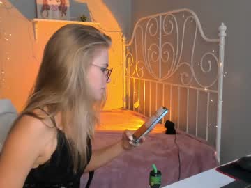 girl cam all day linellali image #2534146