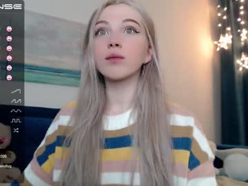 girl cam all day small_blondee image #1338394