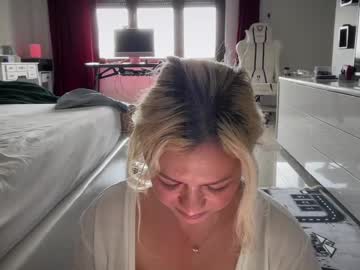 girl cam all day kiradivine image #7295750