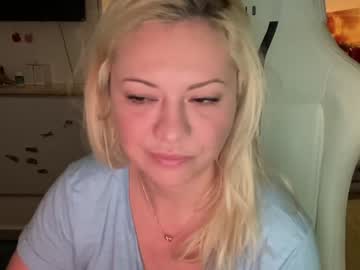 girl cam all day kiradivine image #4126515